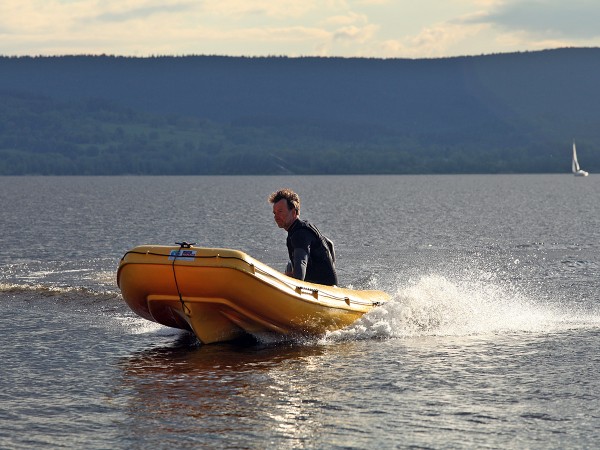 Rowing boats with engine